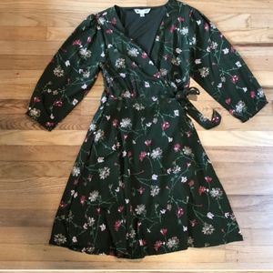 Gorgeous silk floral wrap dress Yumi green pink 8